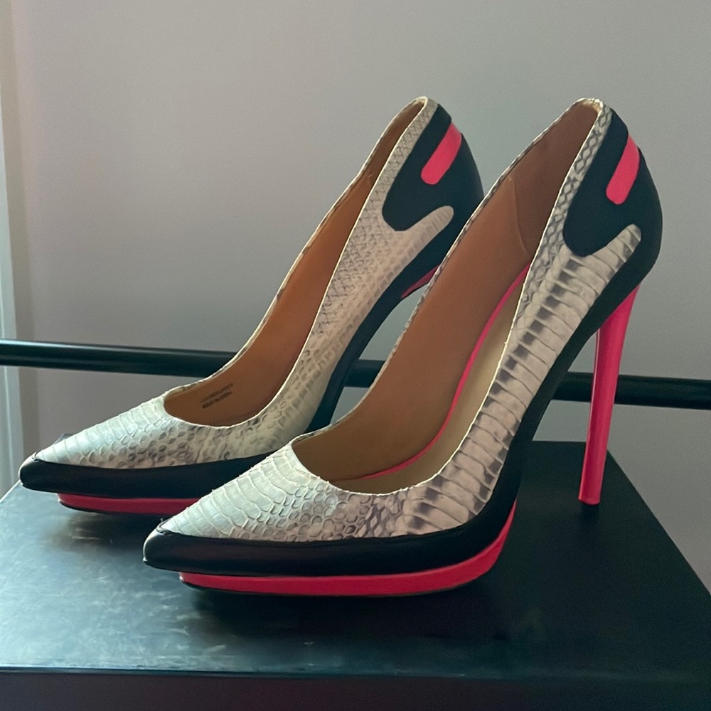 L.A.M.B Jean Heel